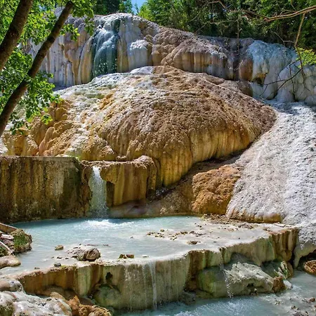 Terre Gialle - La Val D'orcia Nascosta Aparthotel 4*